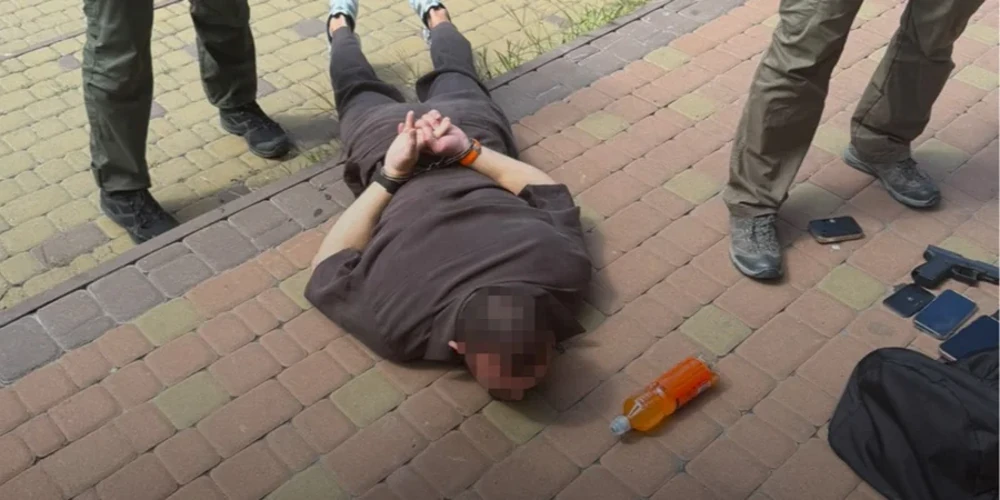 Бюро НАБУ та САП повідомили про затримання у справі про вимагання мільйона доларів за обіцянку уникнути екстрадиції