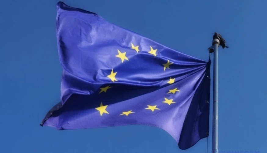 Будівля Єврокомісії у Брюсселі як символ переговорів щодо кредитної програми для України
